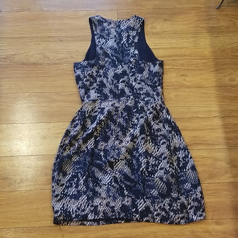 Dress - Picture 2 of 4